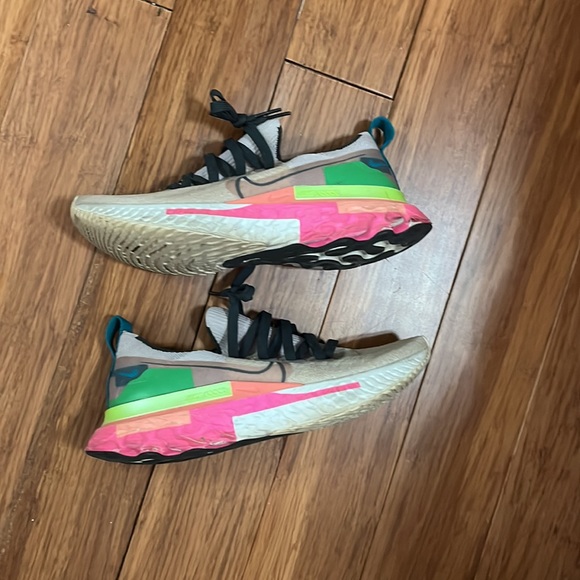 Loved- Nike react infinity women’s size 7.5 - Picture 7 of 7